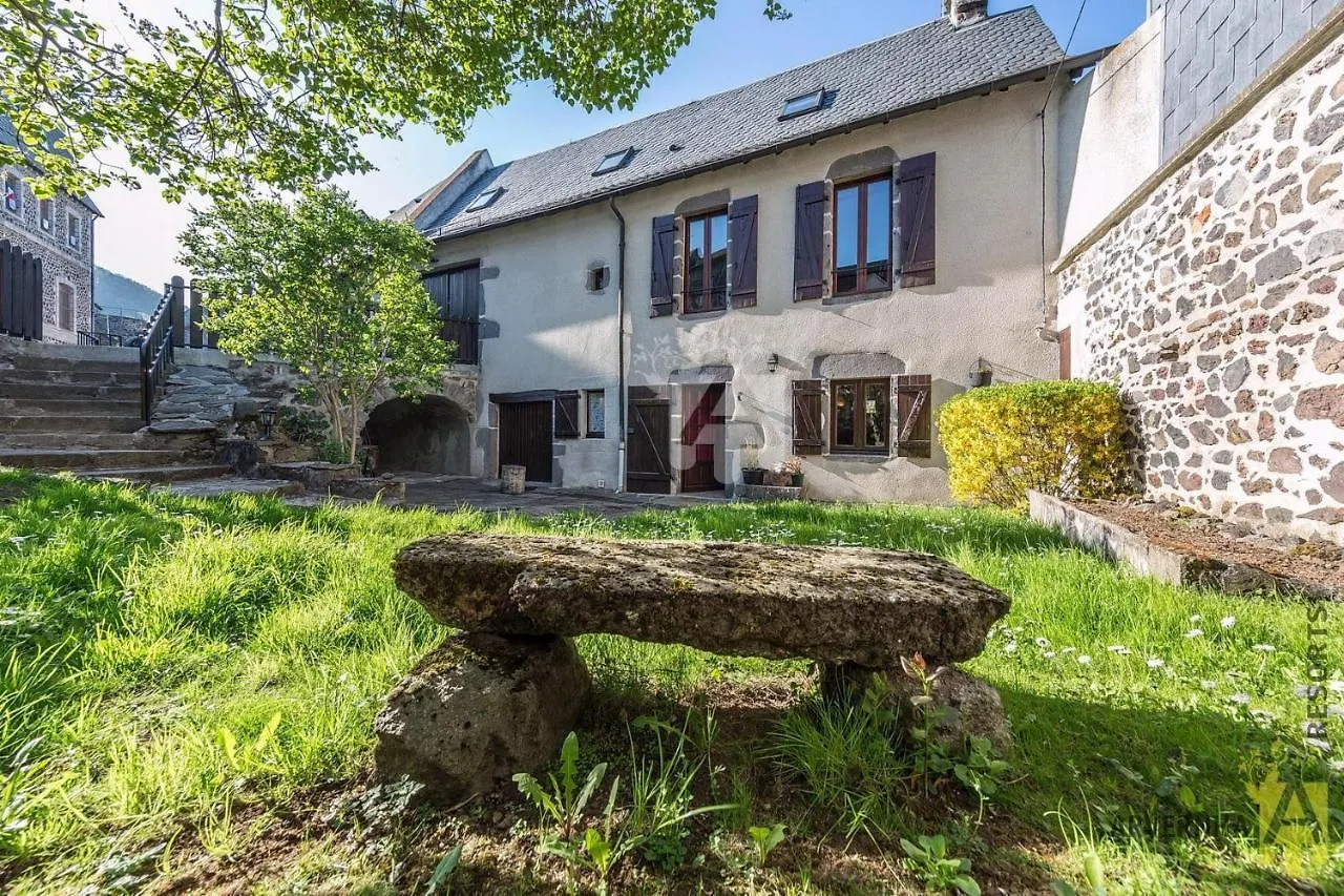 Holiday home Vie De Chateau 2 Murol